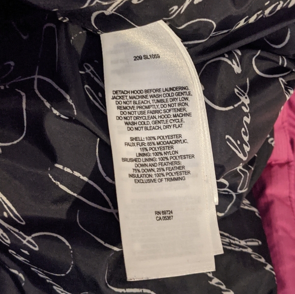 Women's Puffer Vest - Picture 5 of 6